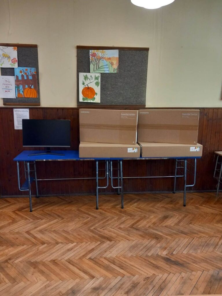 Hajdučica: Stigli novi monitori za digitalnu pismenost