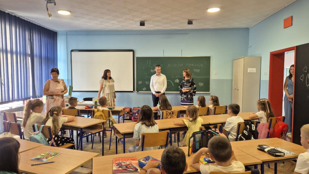 Rančevi za sve đake prvake, za gimnazijalce prigodni pokloni